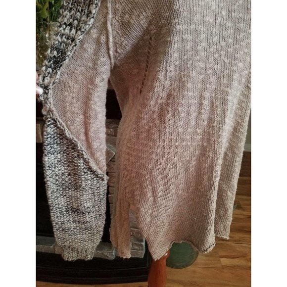 BKE deconstructed woman’s tunic sweater - Picture 5 of 13